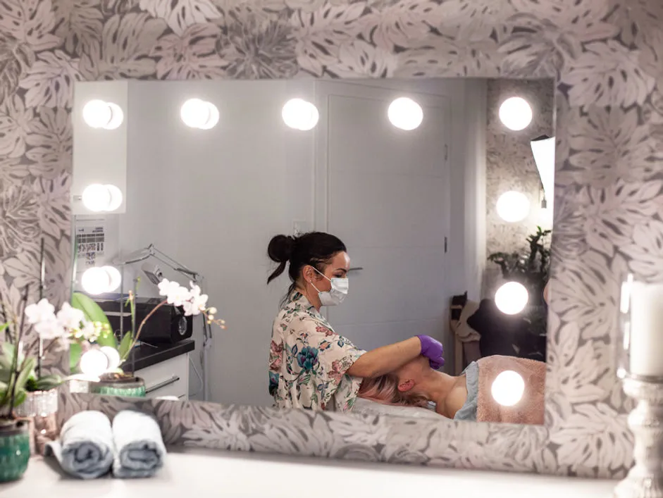 Wnętrze gabinetu Sylbi — elegancka przestrzeń do zabiegów